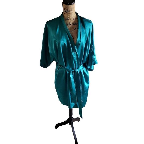 Fredericks of Hollywood Robe - Picture 1 of 6